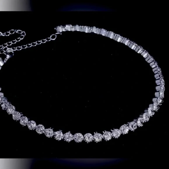 American Diamond luxurious and stylish stone necklace set with matching earrings - Picture 2 of 8